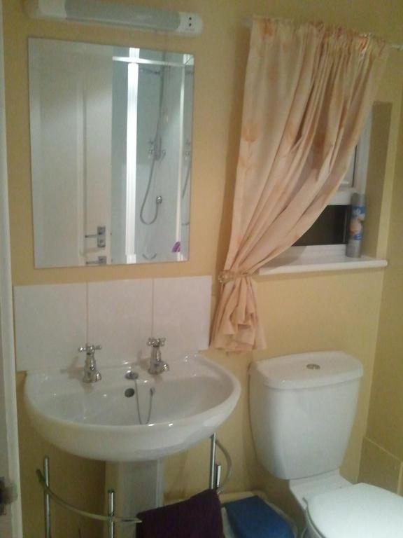 סטאנסטד מאונטפיצ'ט Latchmead Bed & Breakfast חדר תמונה